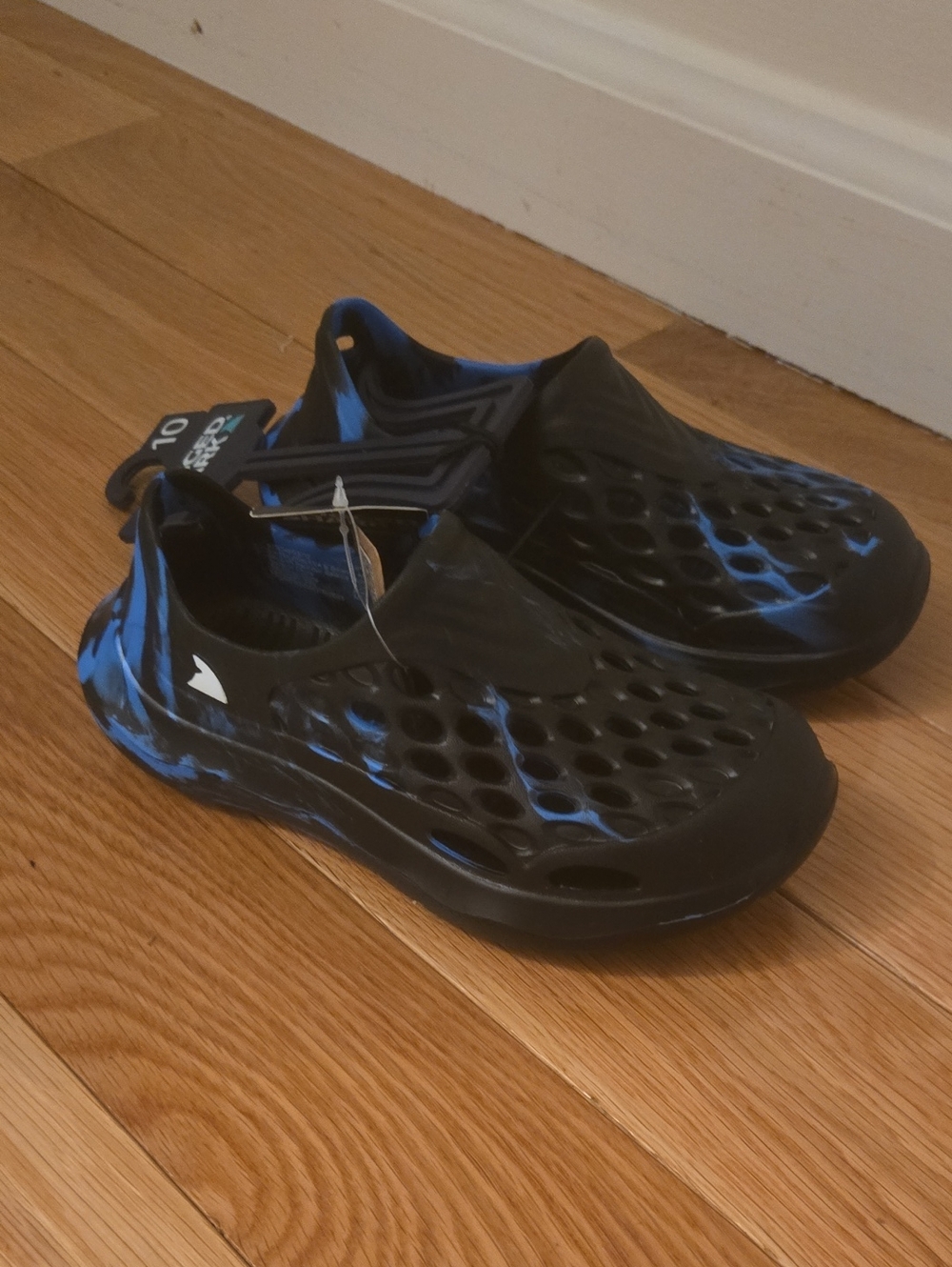 Kids Black & Blue Water-Ready Slip-On Shoes Sz 10
